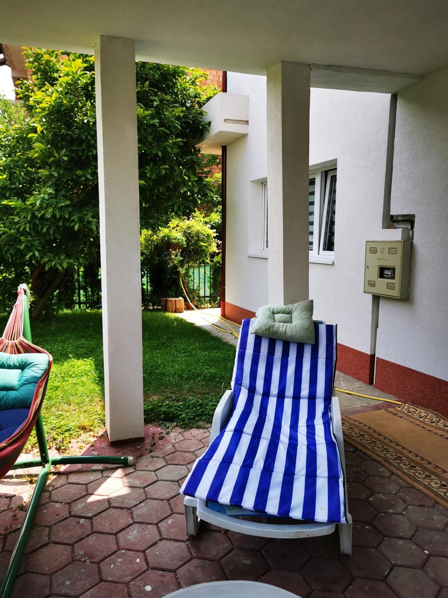 Rest & Recharge 4Bdr Apt- Free Parking, Ac & Garden Szarajevó Kültér fotó
